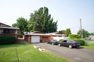 Alpine Way Duplexes Apartments