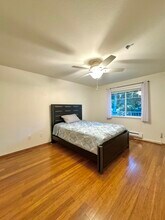 11527 Highway 99, Unit E302 in Everett, WA - Building Photo - Building Photo