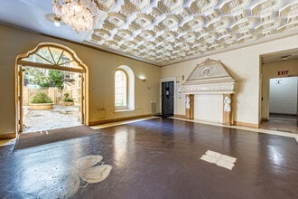 Park Gramercy Apartments in Los Angeles, CA - Building Photo - Building Photo