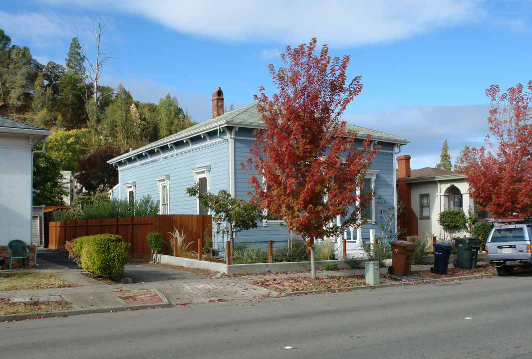 1014 Alhambra Ave in Martinez, CA - Building Photo