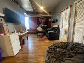 23 E Clinton St, Unit 1F in Binghamton, NY - Foto de edificio - Building Photo