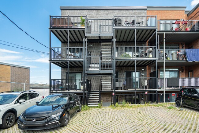 8156 De Bordeaux in Montréal, QC - Building Photo - Interior Photo