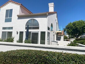 29527 Cara Way in Temecula, CA - Building Photo - Building Photo