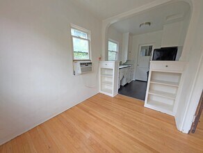 826 Maltman Ave in Los Angeles, CA - Building Photo - Building Photo