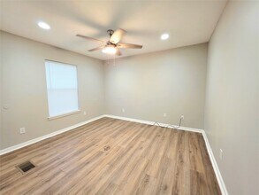 208 Cemetery Rd in Willis, TX - Building Photo - Building Photo