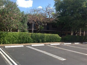 1921 W Woolbright Rd, Unit B202 in Boynton Beach, FL - Building Photo - Building Photo