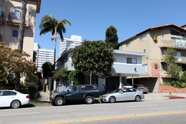 1253 Federal Ave in Los Angeles, CA - Foto de edificio - Building Photo