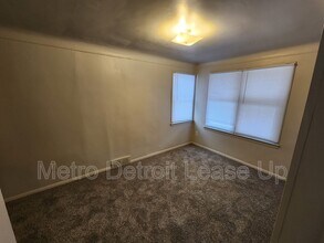 12000 Plainview Ave in Detroit, MI - Building Photo - Building Photo