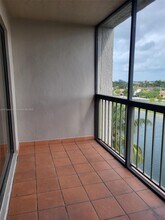 10155 NW 9th Street Cir, Unit 4-505 in Miami, FL - Building Photo - Building Photo