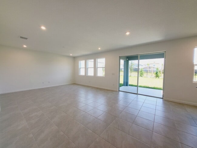 9051 Coral Cpe St in Kissimmee, FL - Foto de edificio - Building Photo