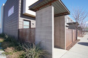 6262 Woodrow Bean Transmountain in El Paso, TX - Building Photo