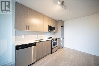 212 King William St in Hamilton, ON - Building Photo - Building Photo