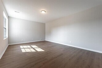 5689 Roy's Ridge in Loves Park, IL - Building Photo - Building Photo