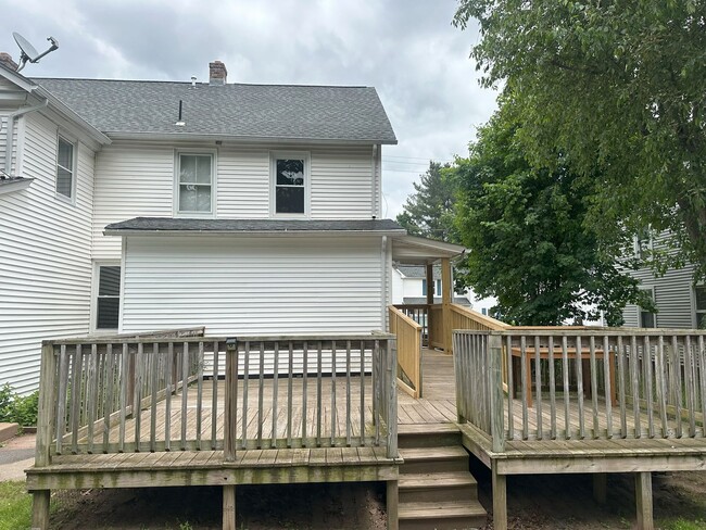 32-34 Spruce St in Manchester, CT - Building Photo - Building Photo