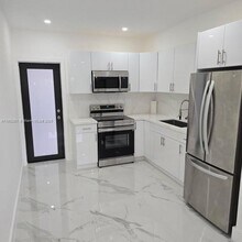 3652 NW 5th St in Miami, FL - Building Photo - Building Photo