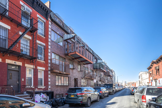 114A Walworth St in Brooklyn, NY - Foto de edificio - Building Photo