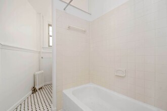 4330 Smith Rd in Cincinnati, OH - Foto de edificio - Building Photo