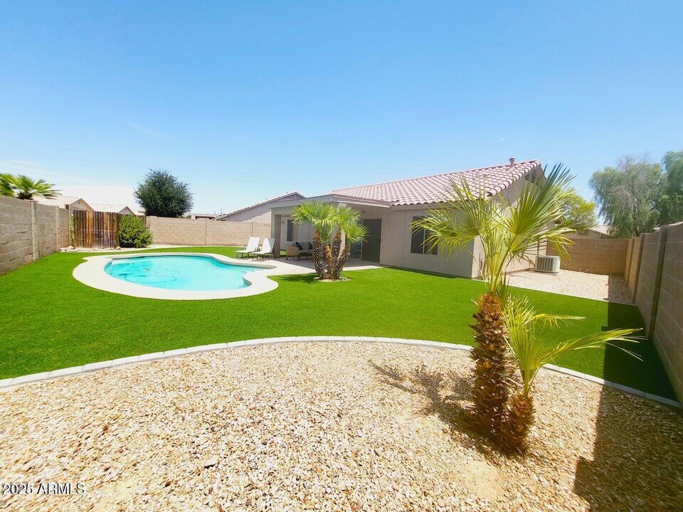 9654 N 94th Ave in Peoria, AZ - Building Photo