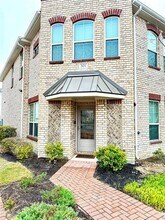 301 Lily Ln in Lewisville, TX - Building Photo - Building Photo