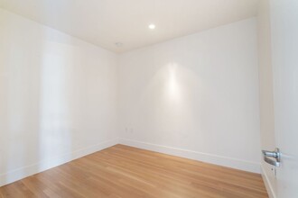 937 NW Glisan St in Portland, OR - Building Photo - Building Photo