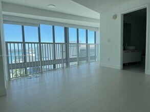 888 Biscayne Blvd, Unit 1102 in Miami, FL - Building Photo - Building Photo