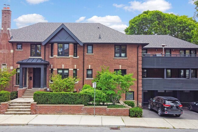 property at 461 Oriole Pkwy