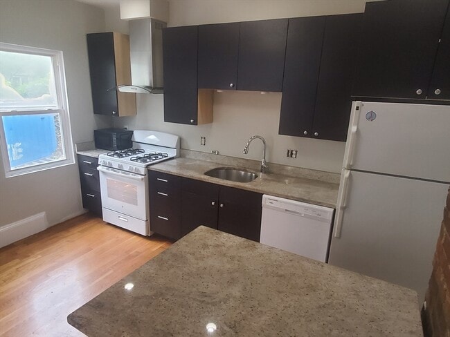 property at 4 Sexton Ct