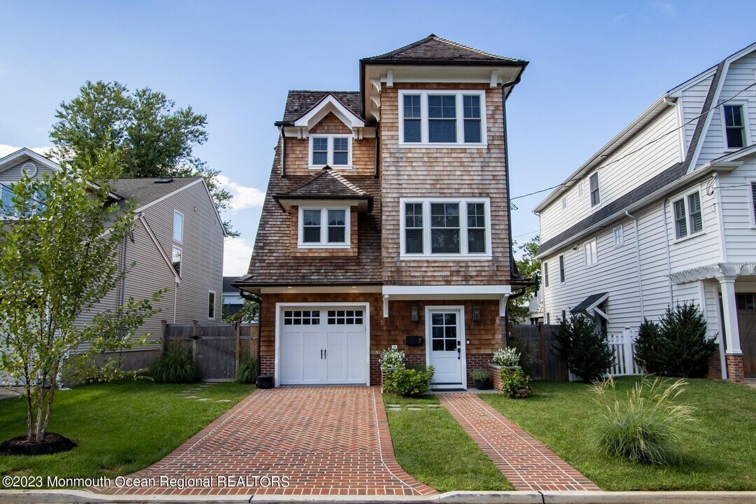 7 Maplewood Ave in Rumson, NJ - Building Photo