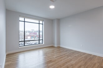 21 Summer St in Natick, MA - Building Photo - Interior Photo