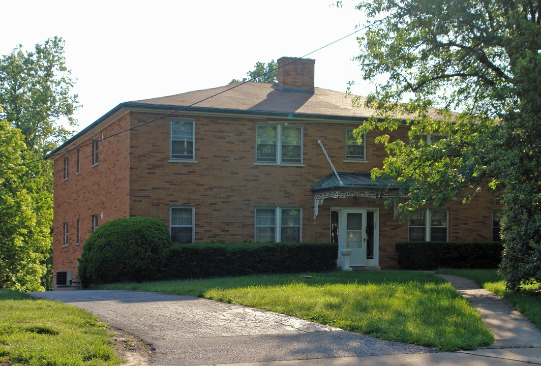 12 Leathers Rd in Fort Mitchell, KY - Building Photo