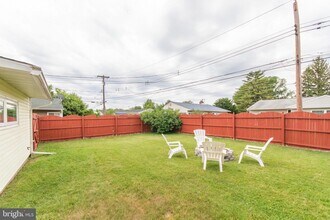 69 Shepherd Ln in Levittown, PA - Building Photo - Building Photo