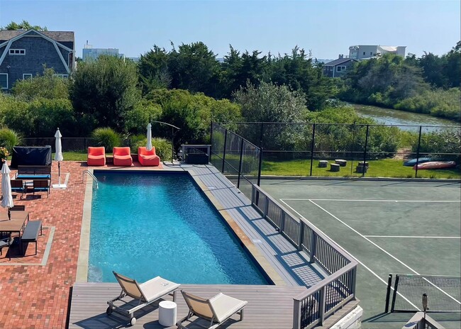 3 Duck Point Rd in West Hampton Dunes, NY - Building Photo - Building Photo