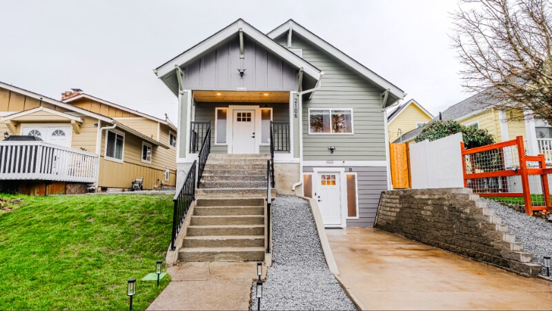 2106 Oakes Ave in Everett, WA - Building Photo