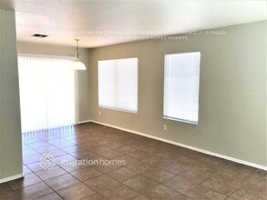 8632 E Capri Ave in Mesa, AZ - Foto de edificio - Building Photo
