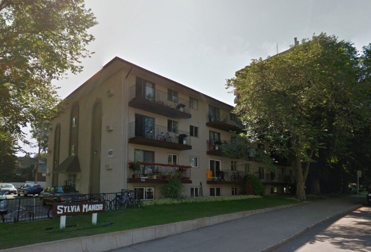 Sylvia Manor in Saskatoon, SK - Building Photo