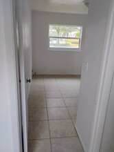 3653 Michigan Ave, Unit B in Ft. Myers, FL - Building Photo - Building Photo