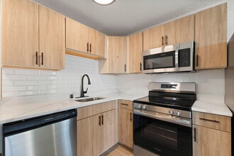 Baycrest Apartments in Tacoma, WA - Foto de edificio - Building Photo