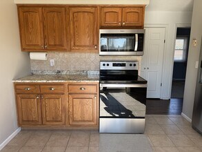 3309 Winston Dr in Bettendorf, IA - Foto de edificio - Building Photo