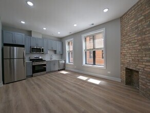 441 W Belden Ave, Unit 9 in Chicago, IL - Foto de edificio - Building Photo
