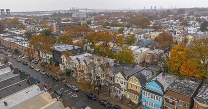 294 Ege Ave in Jersey City, NJ - Foto de edificio - Building Photo