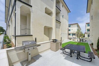 The Commodore Apartments in National City, CA - Building Photo - Building Photo