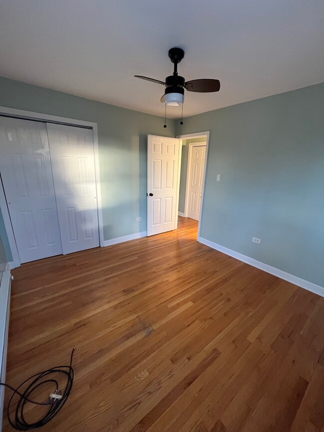 6450 S New England Ave, Unit 3A in Chicago, IL - Foto de edificio - Building Photo