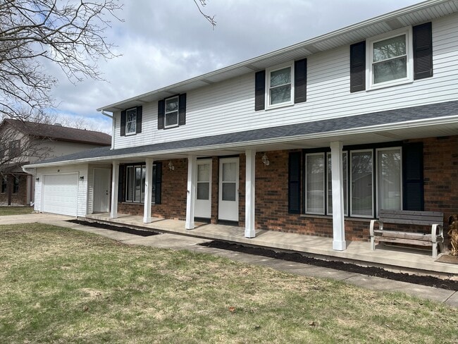 property at 3632 Glenbrooke Ln