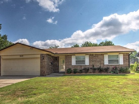 property at 1649 S Poplar Ave