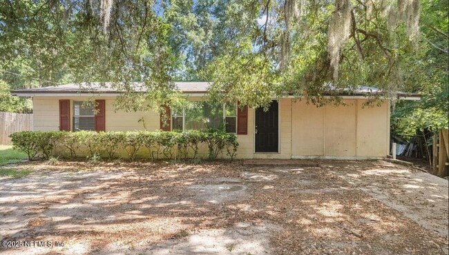 5758 Newberg Ln in Jacksonville, FL - Building Photo - Building Photo