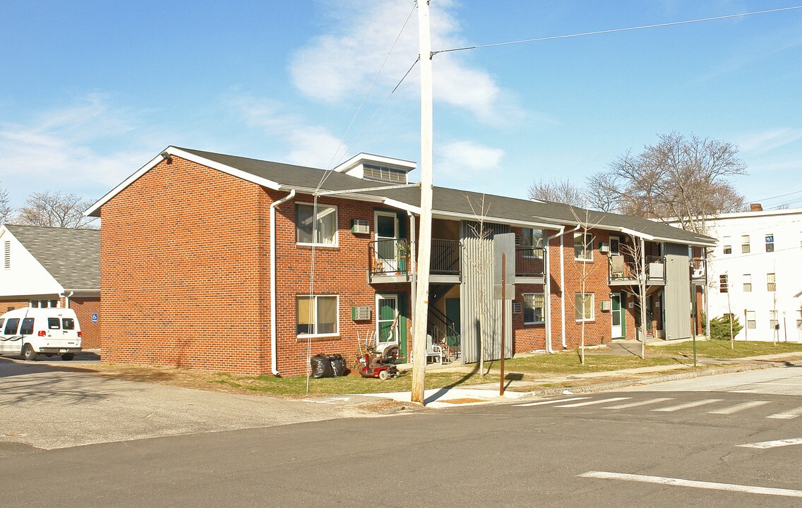 700-736 Summer St in Manchester, NH - Building Photo