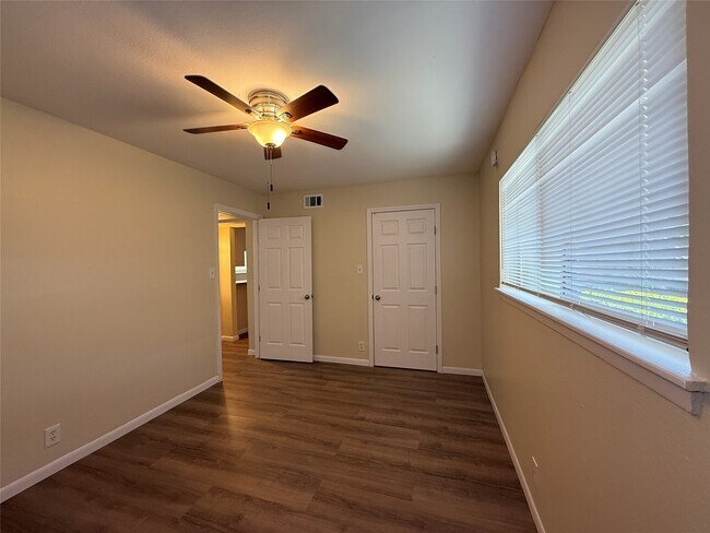 property at 1530 Heights Blvd