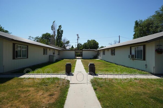 313 Ivy St in Nampa, ID - Building Photo - Building Photo