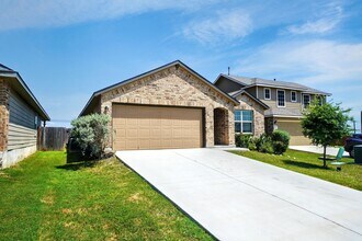 13106 Desana Spgs in Saint Hedwig, TX - Building Photo - Building Photo