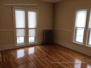 137 Merriam Ave, Unit 2 in Leominster, MA - Building Photo - Building Photo